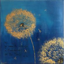 Soffioni dorati sul blu